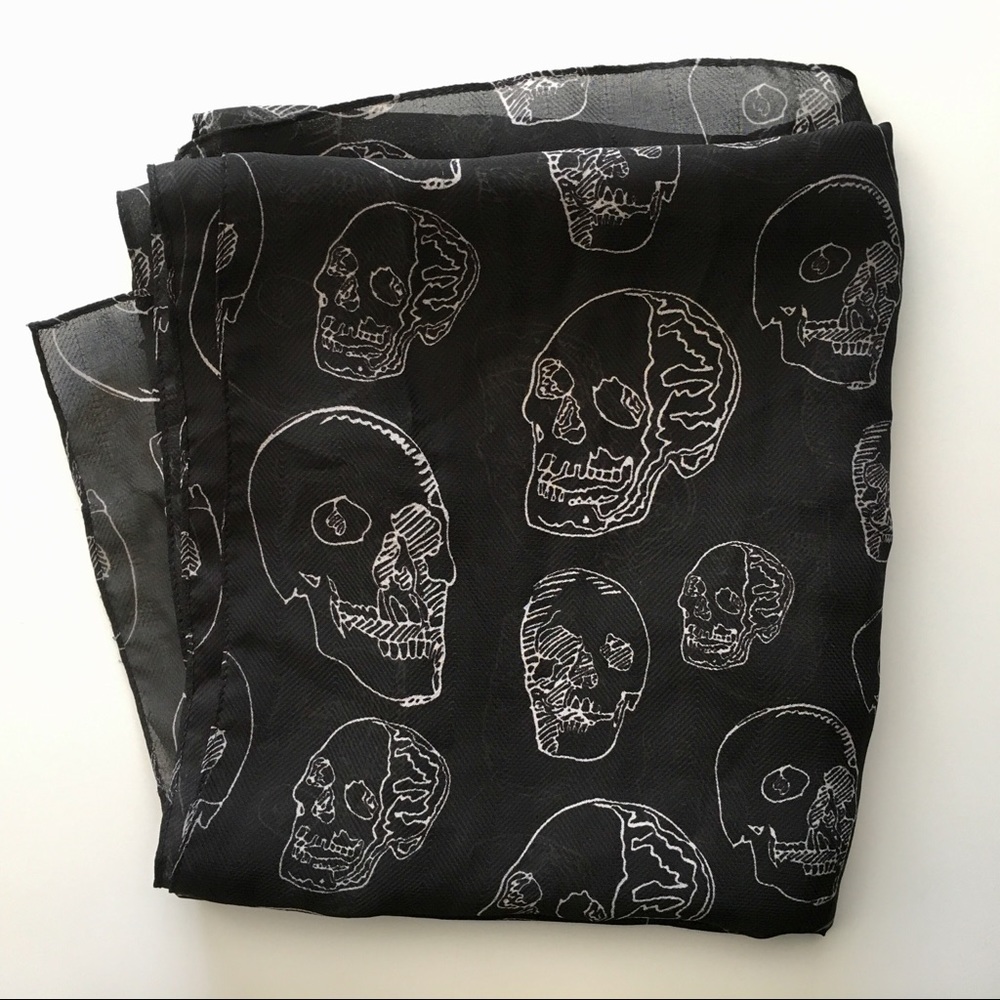 Uniqlo x Andy Warhol Skulls Art Stole Scarf Wrap